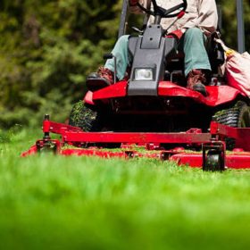 Fűnyíró, gazvágó traktorok